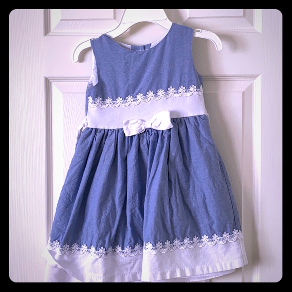 Little girl’s party dress